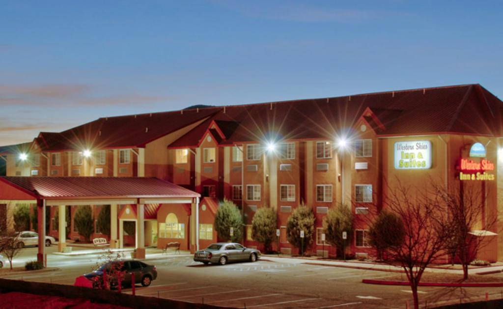 Western Skies Inn & Suites Los Lunas Bagian luar foto
