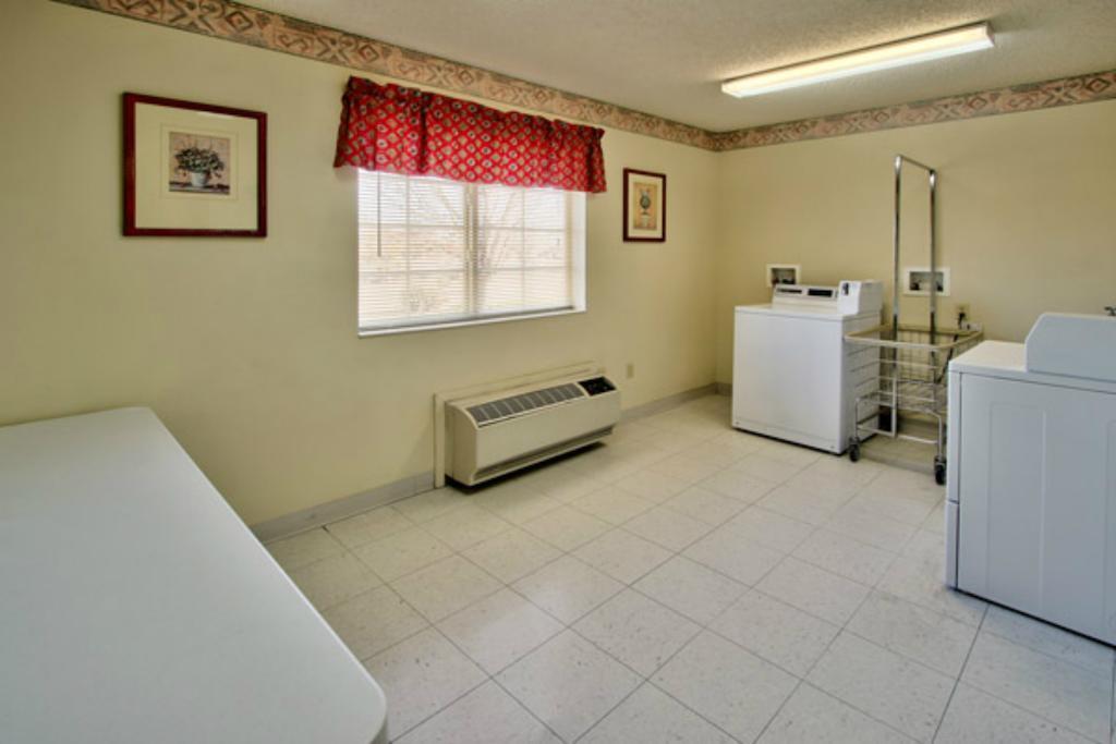 Western Skies Inn & Suites Los Lunas Bagian luar foto